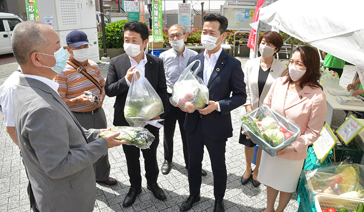 「子ども食堂」を応援 東京・足立区で　野菜即売イベント　 岡本、竹谷氏ら参加